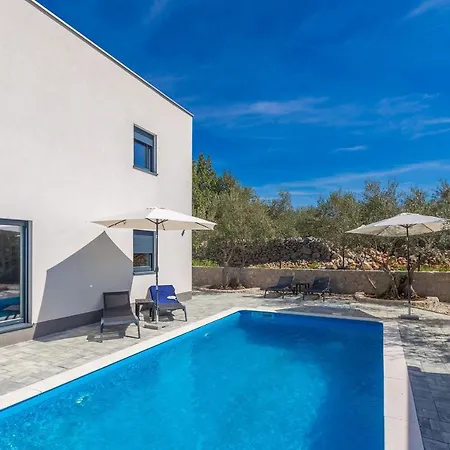 Villa Lio With Private Pool